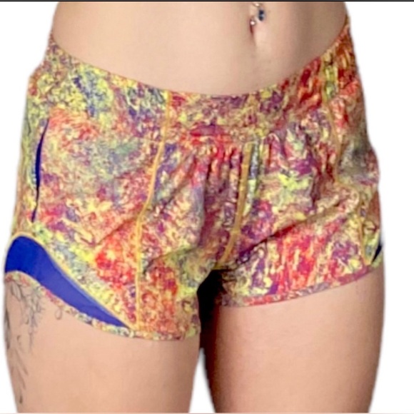 Lululemon SeaWheeze⚡️Hotty Hot High-Rise Lined Short 4" Long⚡️Woodland Sprint⚡️6 - Picture 2 of 15